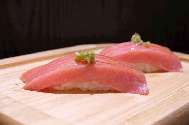 maguro nigiri