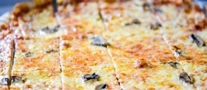 Chicago Thin Crust Pizza