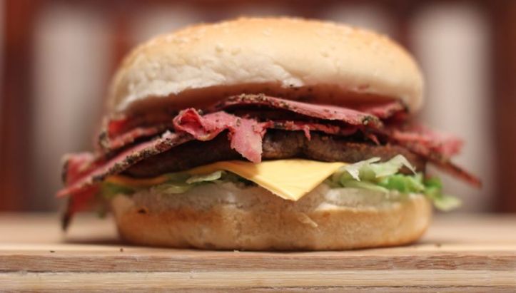 Pastrami burger