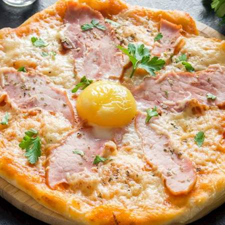 Pizza carbonara