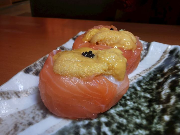 Uni gunkan maki